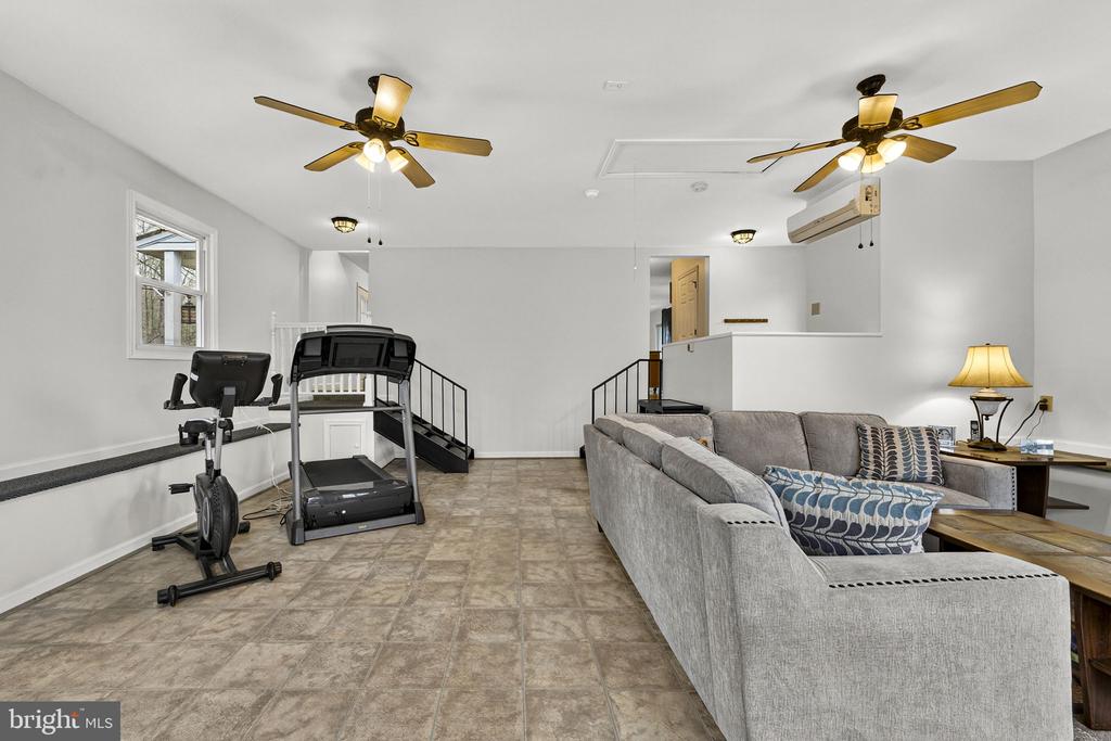 2266 BEAVER DAM RD, MIDLAND, Virginia 22728, 4 Bedrooms Bedrooms, ,3 BathroomsBathrooms,Residential,2266 BEAVER DAM RD,VAFQ2021262 MLS # VAFQ2021262