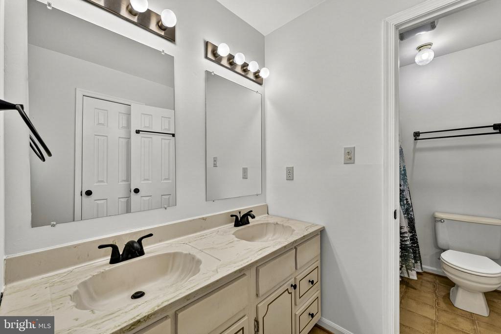 2266 BEAVER DAM RD, MIDLAND, Virginia 22728, 4 Bedrooms Bedrooms, ,3 BathroomsBathrooms,Residential,2266 BEAVER DAM RD,VAFQ2021262 MLS # VAFQ2021262