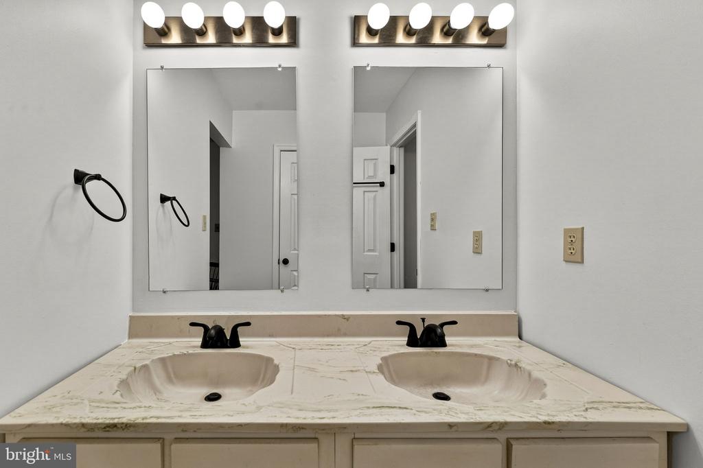 2266 BEAVER DAM RD, MIDLAND, Virginia 22728, 4 Bedrooms Bedrooms, ,3 BathroomsBathrooms,Residential,2266 BEAVER DAM RD,VAFQ2021262 MLS # VAFQ2021262