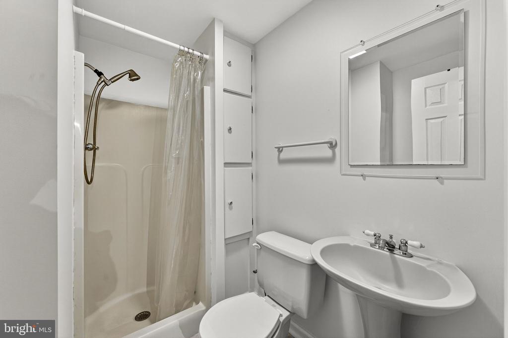 2266 BEAVER DAM RD, MIDLAND, Virginia 22728, 4 Bedrooms Bedrooms, ,3 BathroomsBathrooms,Residential,2266 BEAVER DAM RD,VAFQ2021262 MLS # VAFQ2021262