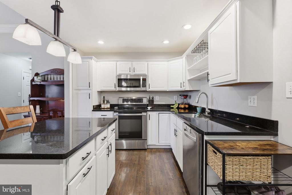 8507 OAK GLEN CT, FREDERICKSBURG, Virginia 22407, 4 Bedrooms Bedrooms, ,4 BathroomsBathrooms,Residential,8507 OAK GLEN CT,VASP2040792 MLS # VASP2040792