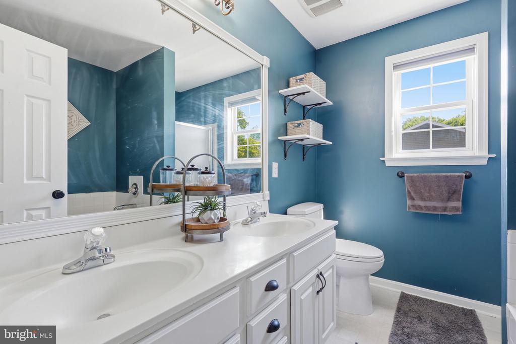 8507 OAK GLEN CT, FREDERICKSBURG, Virginia 22407, 4 Bedrooms Bedrooms, ,4 BathroomsBathrooms,Residential,8507 OAK GLEN CT,VASP2040792 MLS # VASP2040792