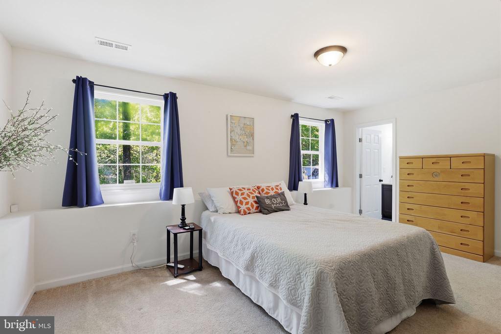 8507 OAK GLEN CT, FREDERICKSBURG, Virginia 22407, 4 Bedrooms Bedrooms, ,4 BathroomsBathrooms,Residential,8507 OAK GLEN CT,VASP2040792 MLS # VASP2040792