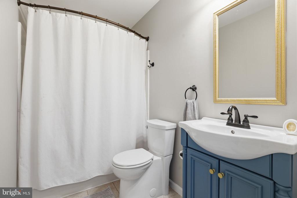 8507 OAK GLEN CT, FREDERICKSBURG, Virginia 22407, 4 Bedrooms Bedrooms, ,4 BathroomsBathrooms,Residential,8507 OAK GLEN CT,VASP2040792 MLS # VASP2040792