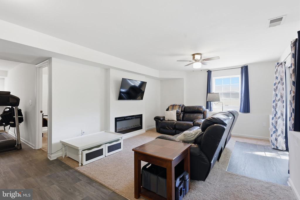 8507 OAK GLEN CT, FREDERICKSBURG, Virginia 22407, 4 Bedrooms Bedrooms, ,4 BathroomsBathrooms,Residential,8507 OAK GLEN CT,VASP2040792 MLS # VASP2040792