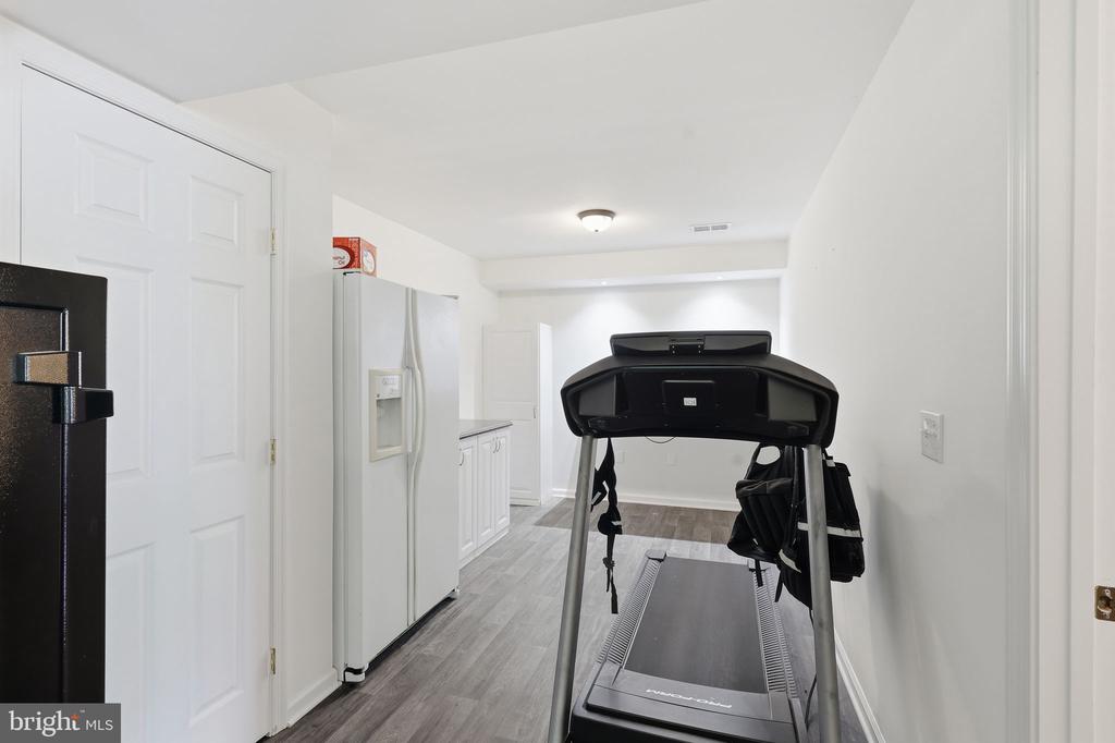 8507 OAK GLEN CT, FREDERICKSBURG, Virginia 22407, 4 Bedrooms Bedrooms, ,4 BathroomsBathrooms,Residential,8507 OAK GLEN CT,VASP2040792 MLS # VASP2040792