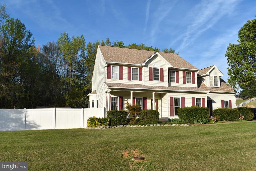 7211 CATTAIL CT, FREDERICKSBURG, Virginia 22407, 4 Bedrooms Bedrooms, ,2 BathroomsBathrooms,Residential,7211 CATTAIL CT,VASP2040948 MLS # VASP2040948