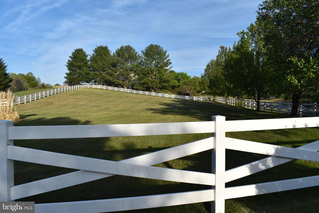 7211 CATTAIL CT, FREDERICKSBURG, Virginia 22407, 4 Bedrooms Bedrooms, ,2 BathroomsBathrooms,Residential,7211 CATTAIL CT,VASP2040948 MLS # VASP2040948