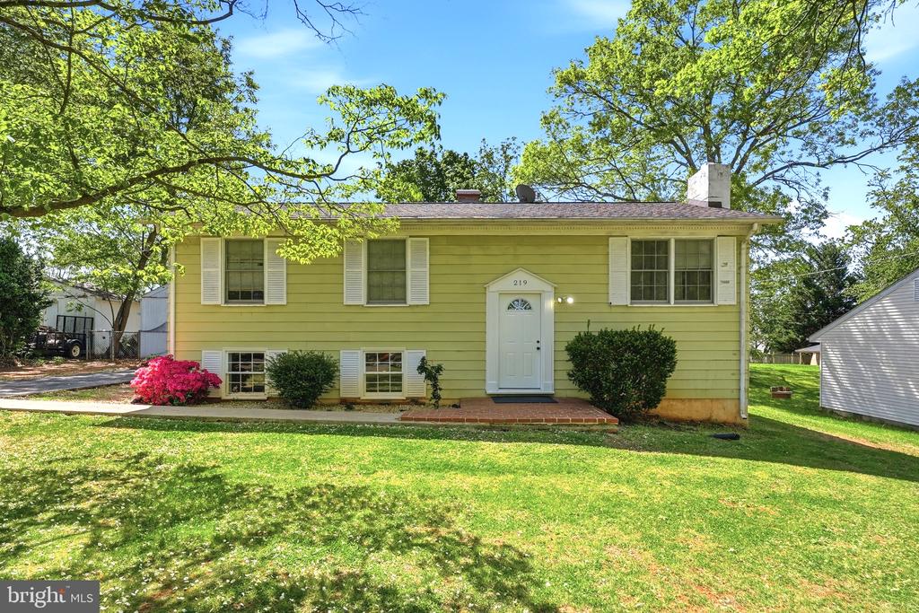 219 LESCO BLVD, CULPEPER, Virginia 22701, 3 Bedrooms Bedrooms, ,2 BathroomsBathrooms,Residential,219 LESCO BLVD,VACU2013306 MLS # VACU2013306