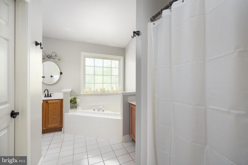 7584 MYERS CT, WARRENTON, Virginia 20187, 4 Bedrooms Bedrooms, ,3 BathroomsBathrooms,Residential,7584 MYERS CT,VAFQ2021594 MLS # VAFQ2021594