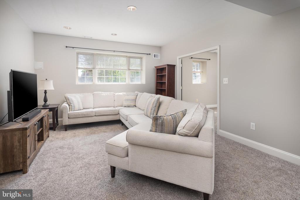 7584 MYERS CT, WARRENTON, Virginia 20187, 4 Bedrooms Bedrooms, ,3 BathroomsBathrooms,Residential,7584 MYERS CT,VAFQ2021594 MLS # VAFQ2021594