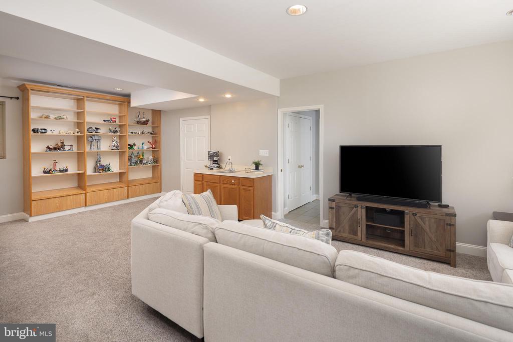 7584 MYERS CT, WARRENTON, Virginia 20187, 4 Bedrooms Bedrooms, ,3 BathroomsBathrooms,Residential,7584 MYERS CT,VAFQ2021594 MLS # VAFQ2021594