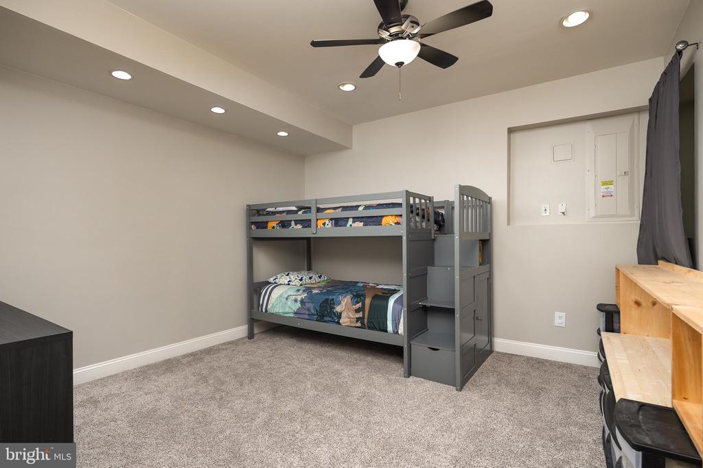 7584 MYERS CT, WARRENTON, Virginia 20187, 4 Bedrooms Bedrooms, ,3 BathroomsBathrooms,Residential,7584 MYERS CT,VAFQ2021594 MLS # VAFQ2021594