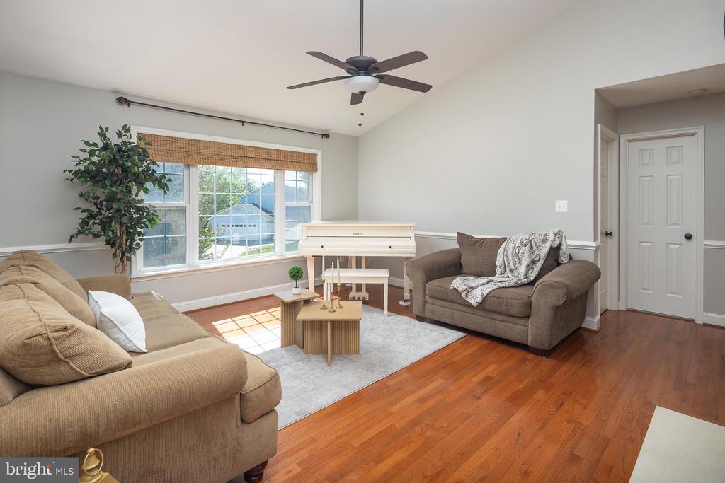 7584 MYERS CT, WARRENTON, Virginia 20187, 4 Bedrooms Bedrooms, ,3 BathroomsBathrooms,Residential,7584 MYERS CT,VAFQ2021594 MLS # VAFQ2021594