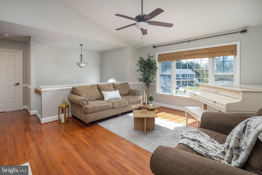 7584 MYERS CT, WARRENTON, Virginia 20187, 4 Bedrooms Bedrooms, ,3 BathroomsBathrooms,Residential,7584 MYERS CT,VAFQ2021594 MLS # VAFQ2021594