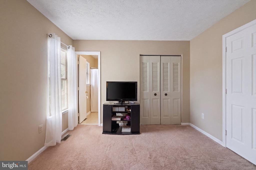 11031 THAXTON PL, FREDERICKSBURG, Virginia 22407, 2 Bedrooms Bedrooms, ,2 BathroomsBathrooms,Residential,VILLAGESS OF SAL,11031 THAXTON PL,VASP2041026 MLS # VASP2041026