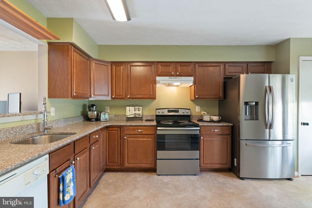 11031 THAXTON PL, FREDERICKSBURG, Virginia 22407, 2 Bedrooms Bedrooms, ,2 BathroomsBathrooms,Residential,VILLAGESS OF SAL,11031 THAXTON PL,VASP2041026 MLS # VASP2041026