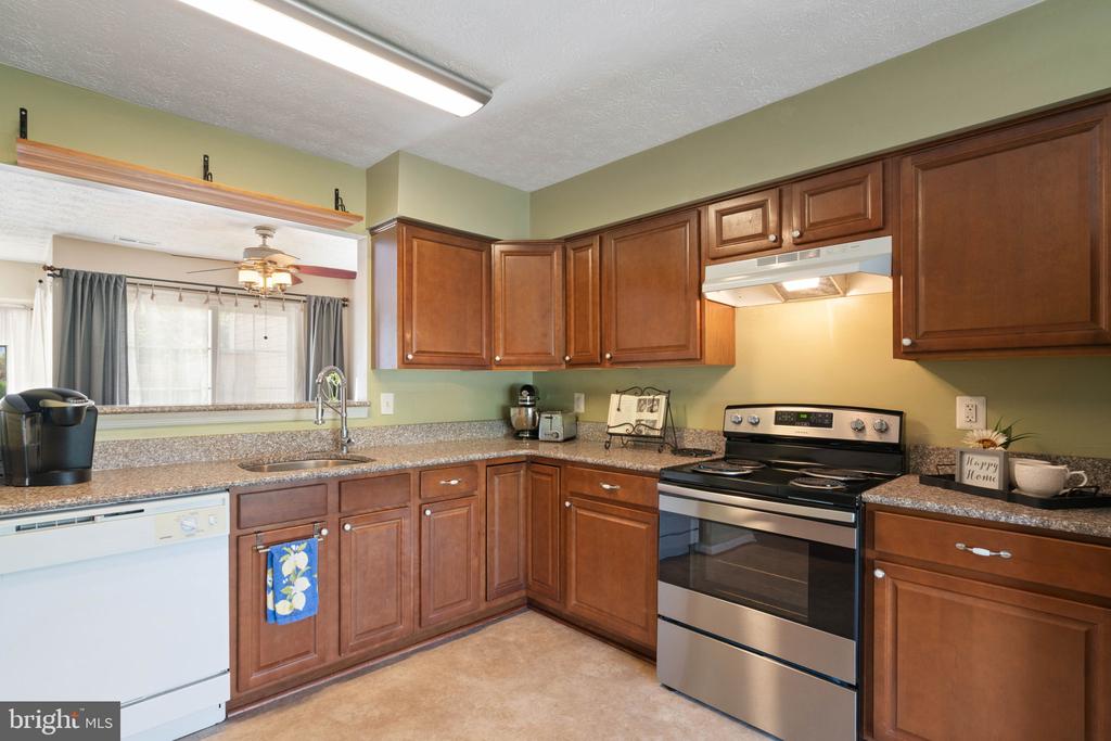 11031 THAXTON PL, FREDERICKSBURG, Virginia 22407, 2 Bedrooms Bedrooms, ,2 BathroomsBathrooms,Residential,VILLAGESS OF SAL,11031 THAXTON PL,VASP2041026 MLS # VASP2041026