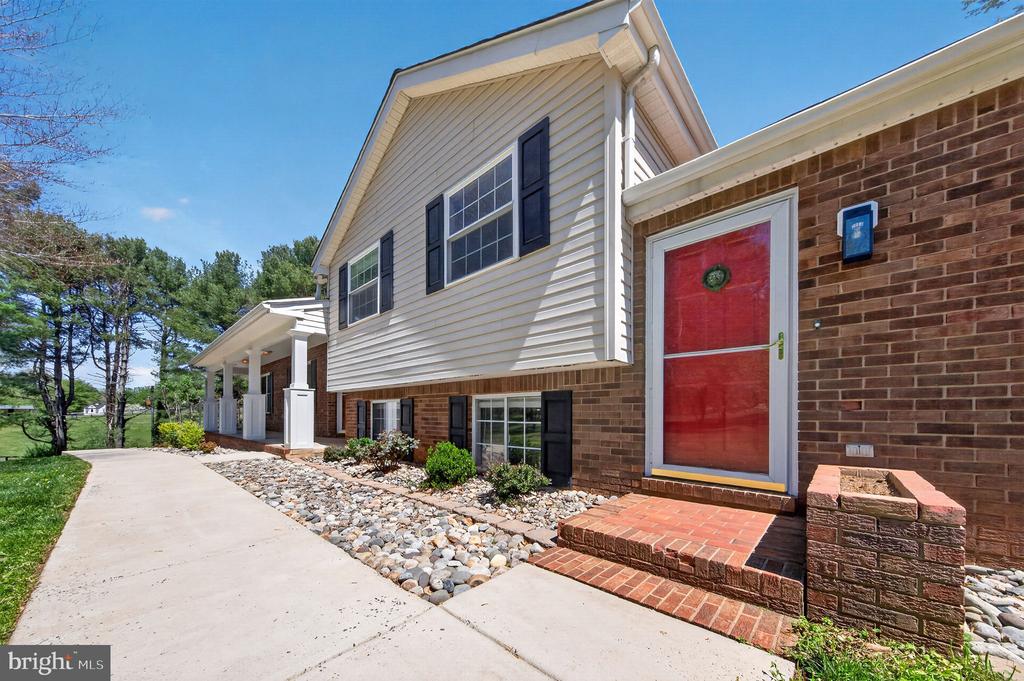 10037 COBBLER VIEW DR, DELAPLANE, Virginia 20144, 5 Bedrooms Bedrooms, ,3 BathroomsBathrooms,Residential,10037 COBBLER VIEW DR,VAFQ2021612 MLS # VAFQ2021612