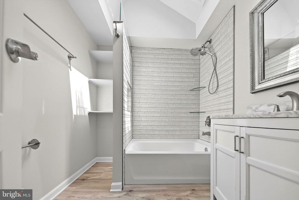 10037 COBBLER VIEW DR, DELAPLANE, Virginia 20144, 5 Bedrooms Bedrooms, ,3 BathroomsBathrooms,Residential,10037 COBBLER VIEW DR,VAFQ2021612 MLS # VAFQ2021612