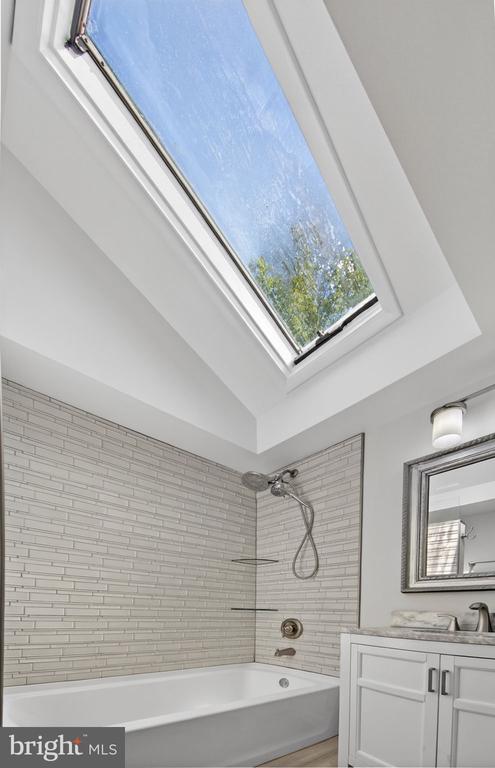 10037 COBBLER VIEW DR, DELAPLANE, Virginia 20144, 5 Bedrooms Bedrooms, ,3 BathroomsBathrooms,Residential,10037 COBBLER VIEW DR,VAFQ2021612 MLS # VAFQ2021612