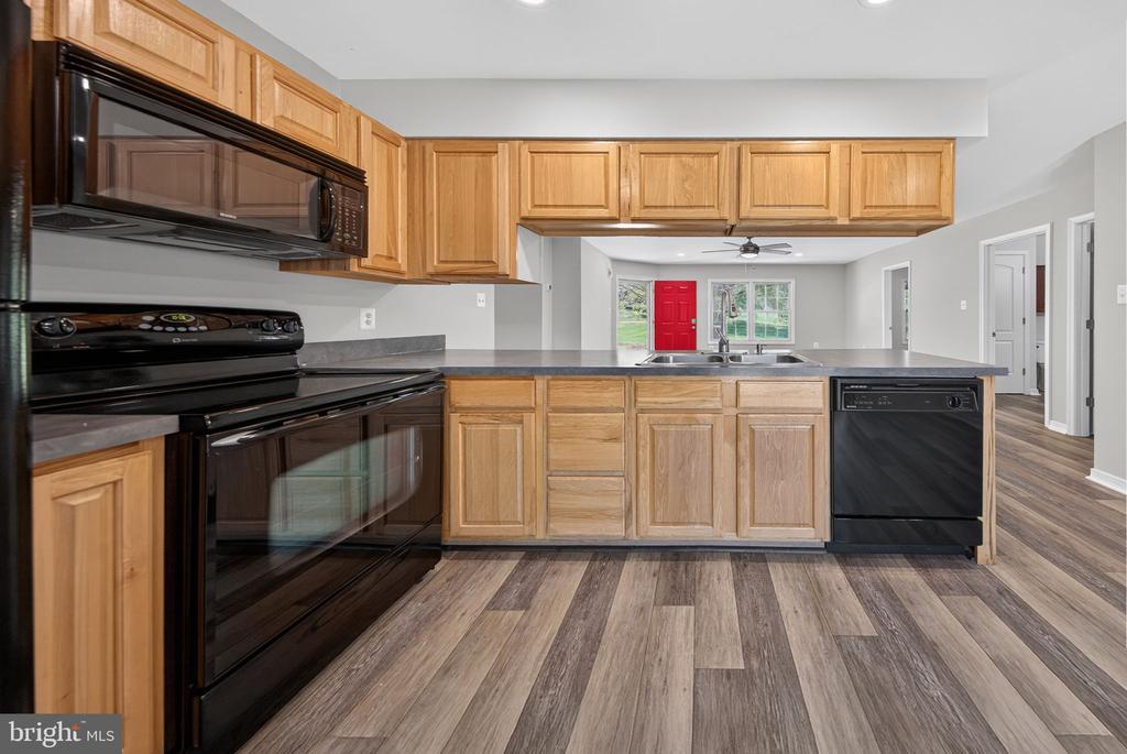 10037 COBBLER VIEW DR, DELAPLANE, Virginia 20144, 5 Bedrooms Bedrooms, ,3 BathroomsBathrooms,Residential,10037 COBBLER VIEW DR,VAFQ2021612 MLS # VAFQ2021612