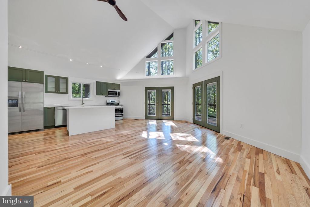 325 PERSIMMON HILL DR, ROSELAND, Virginia 22967, 3 Bedrooms Bedrooms, ,2 BathroomsBathrooms,Residential,325 PERSIMMON HILL DR,VANL2000656 MLS # VANL2000656