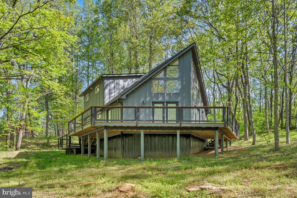 325 PERSIMMON HILL DR, ROSELAND, Virginia 22967, 3 Bedrooms Bedrooms, ,2 BathroomsBathrooms,Residential,325 PERSIMMON HILL DR,VANL2000656 MLS # VANL2000656