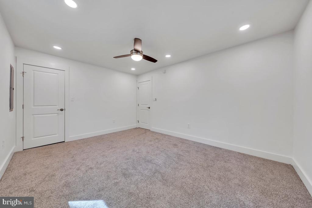 325 PERSIMMON HILL DR, ROSELAND, Virginia 22967, 3 Bedrooms Bedrooms, ,2 BathroomsBathrooms,Residential,325 PERSIMMON HILL DR,VANL2000656 MLS # VANL2000656