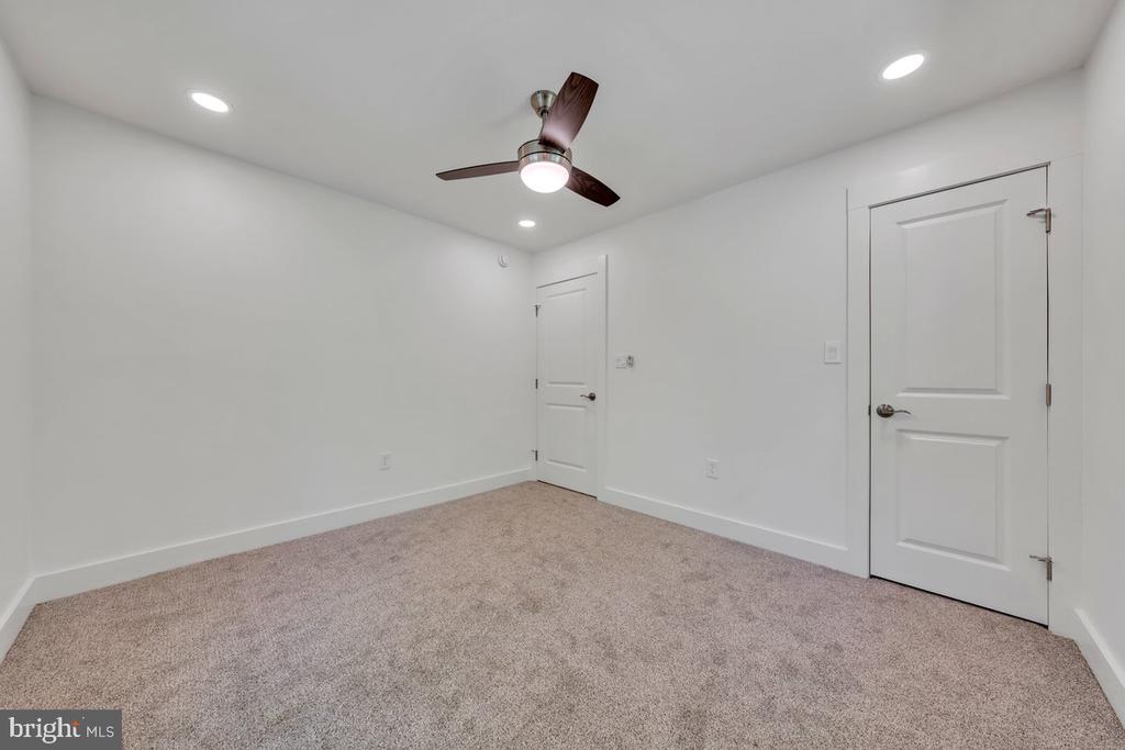 325 PERSIMMON HILL DR, ROSELAND, Virginia 22967, 3 Bedrooms Bedrooms, ,2 BathroomsBathrooms,Residential,325 PERSIMMON HILL DR,VANL2000656 MLS # VANL2000656