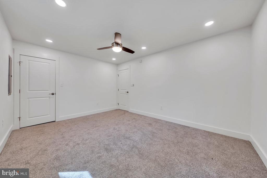 325 PERSIMMON HILL DR, ROSELAND, Virginia 22967, 3 Bedrooms Bedrooms, ,2 BathroomsBathrooms,Residential,325 PERSIMMON HILL DR,VANL2000656 MLS # VANL2000656