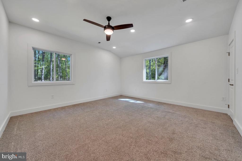 325 PERSIMMON HILL DR, ROSELAND, Virginia 22967, 3 Bedrooms Bedrooms, ,2 BathroomsBathrooms,Residential,325 PERSIMMON HILL DR,VANL2000656 MLS # VANL2000656