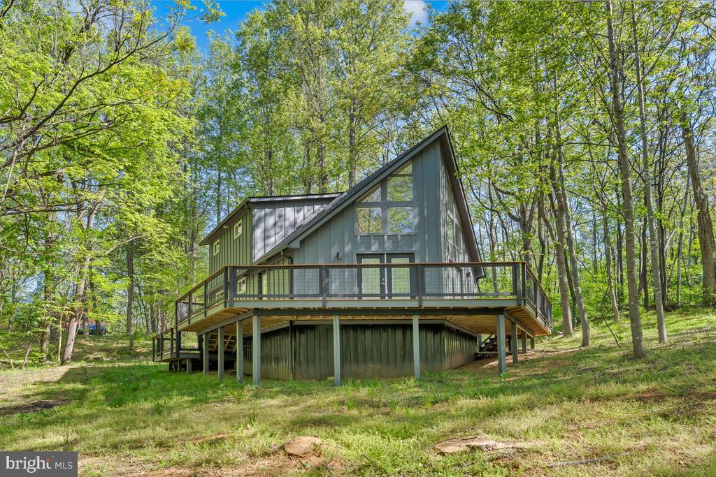 325 PERSIMMON HILL DR, ROSELAND, Virginia 22967, 3 Bedrooms Bedrooms, ,2 BathroomsBathrooms,Residential,325 PERSIMMON HILL DR,VANL2000656 MLS # VANL2000656