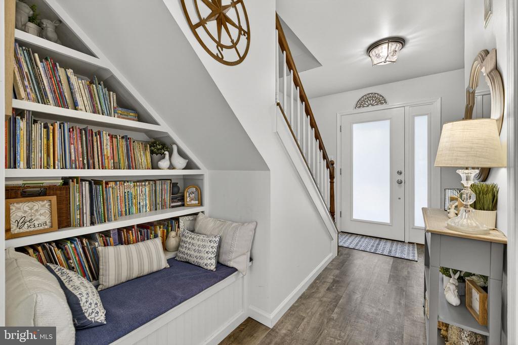 9396 DONNYBROOK DR, MIDLAND, Virginia 22728, 3 Bedrooms Bedrooms, ,2 BathroomsBathrooms,Residential,9396 DONNYBROOK DR,VAFQ2021626 MLS # VAFQ2021626