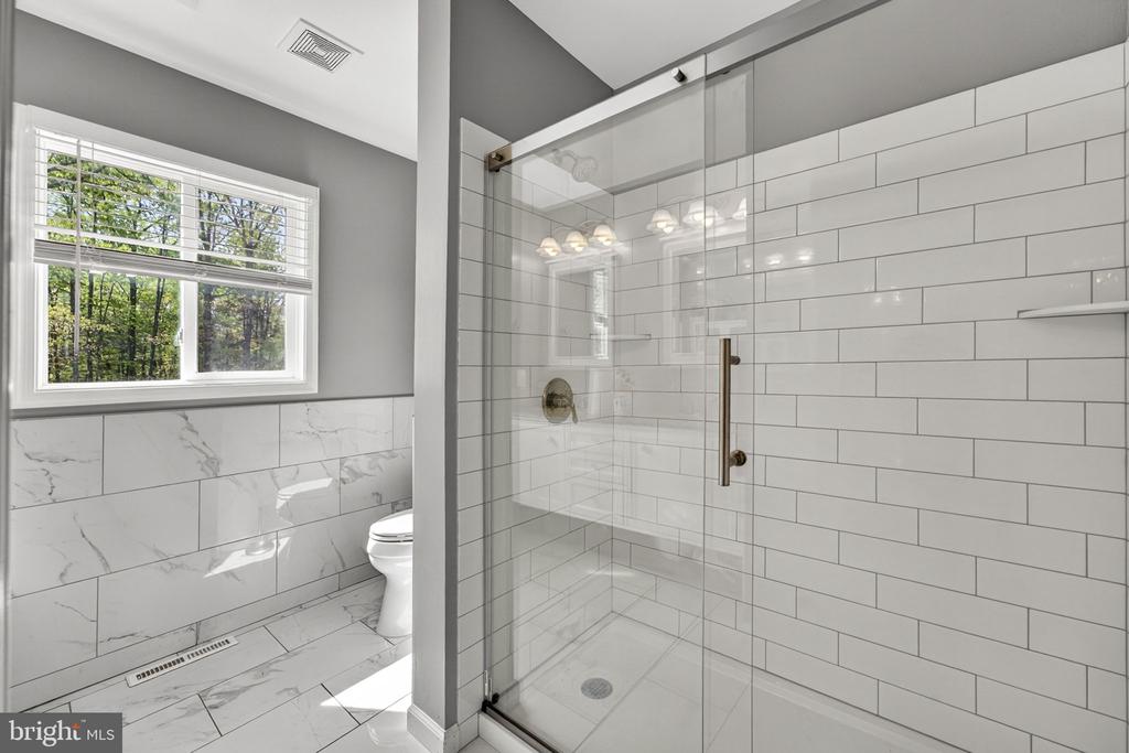 9396 DONNYBROOK DR, MIDLAND, Virginia 22728, 3 Bedrooms Bedrooms, ,2 BathroomsBathrooms,Residential,9396 DONNYBROOK DR,VAFQ2021626 MLS # VAFQ2021626