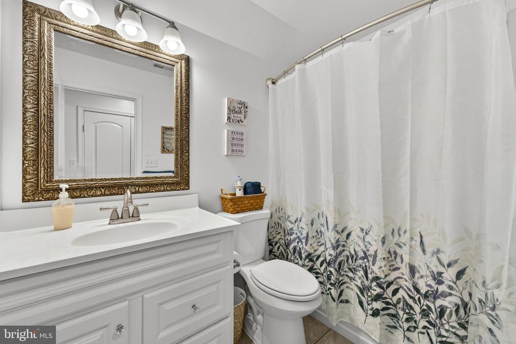 9396 DONNYBROOK DR, MIDLAND, Virginia 22728, 3 Bedrooms Bedrooms, ,2 BathroomsBathrooms,Residential,9396 DONNYBROOK DR,VAFQ2021626 MLS # VAFQ2021626