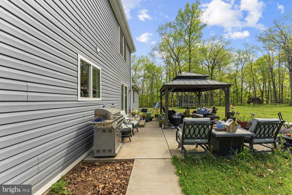 9396 DONNYBROOK DR, MIDLAND, Virginia 22728, 3 Bedrooms Bedrooms, ,2 BathroomsBathrooms,Residential,9396 DONNYBROOK DR,VAFQ2021626 MLS # VAFQ2021626