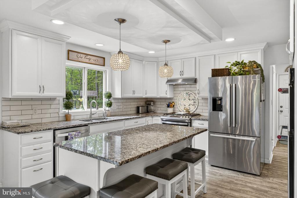 9396 DONNYBROOK DR, MIDLAND, Virginia 22728, 3 Bedrooms Bedrooms, ,2 BathroomsBathrooms,Residential,9396 DONNYBROOK DR,VAFQ2021626 MLS # VAFQ2021626