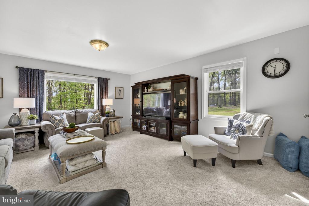 9396 DONNYBROOK DR, MIDLAND, Virginia 22728, 3 Bedrooms Bedrooms, ,2 BathroomsBathrooms,Residential,9396 DONNYBROOK DR,VAFQ2021626 MLS # VAFQ2021626