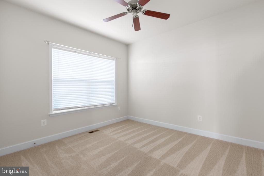 5817 S MILLS MANOR CT, FREDERICKSBURG, Virginia 22407, 3 Bedrooms Bedrooms, ,3 BathroomsBathrooms,Residential,5817 S MILLS MANOR CT,VASP2041108 MLS # VASP2041108