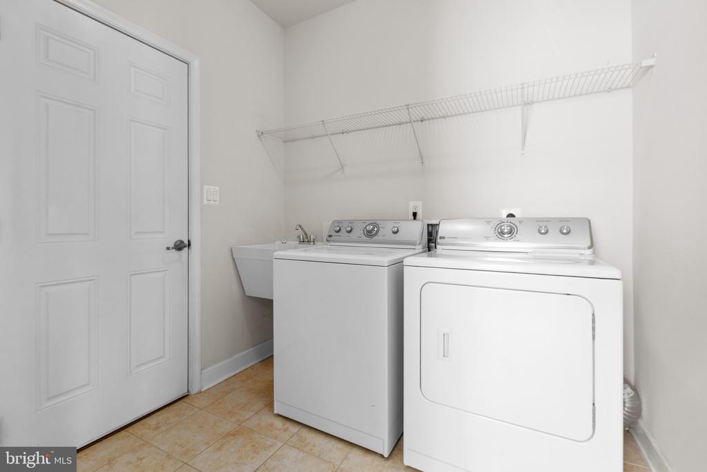 5817 S MILLS MANOR CT, FREDERICKSBURG, Virginia 22407, 3 Bedrooms Bedrooms, ,3 BathroomsBathrooms,Residential,5817 S MILLS MANOR CT,VASP2041108 MLS # VASP2041108