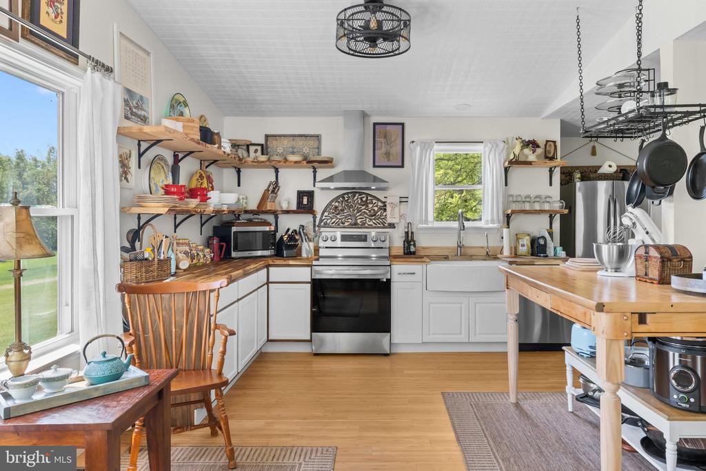 10444 WILLOWSPRING LN, WARRENTON, Virginia 20186, 3 Bedrooms Bedrooms, ,2 BathroomsBathrooms,Residential,10444 WILLOWSPRING LN,VAFQ2021630 MLS # VAFQ2021630