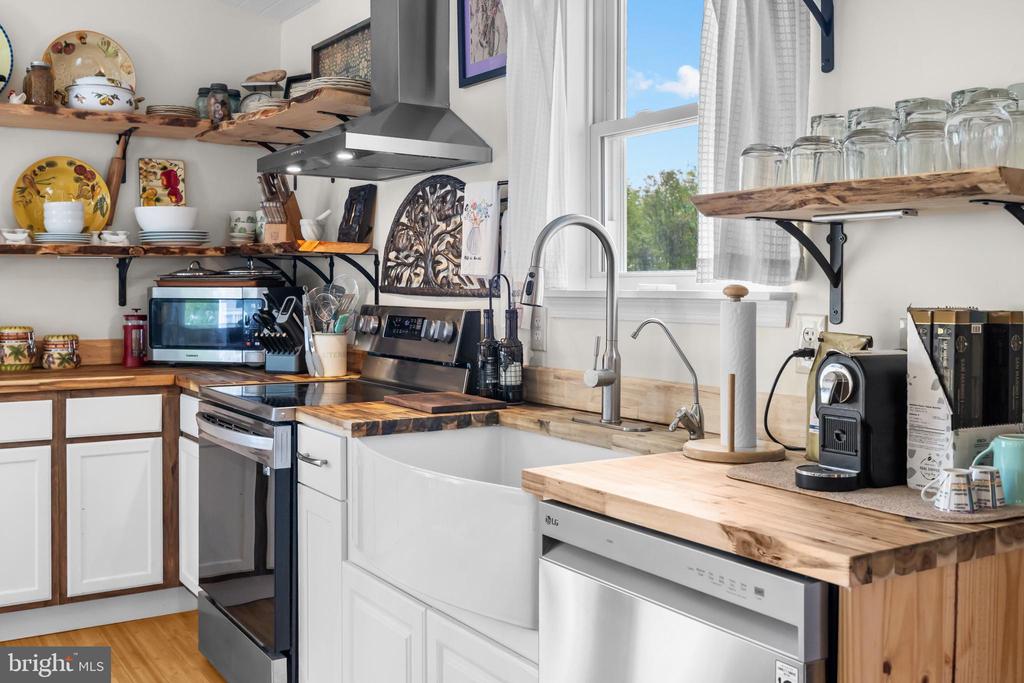 10444 WILLOWSPRING LN, WARRENTON, Virginia 20186, 3 Bedrooms Bedrooms, ,2 BathroomsBathrooms,Residential,10444 WILLOWSPRING LN,VAFQ2021630 MLS # VAFQ2021630