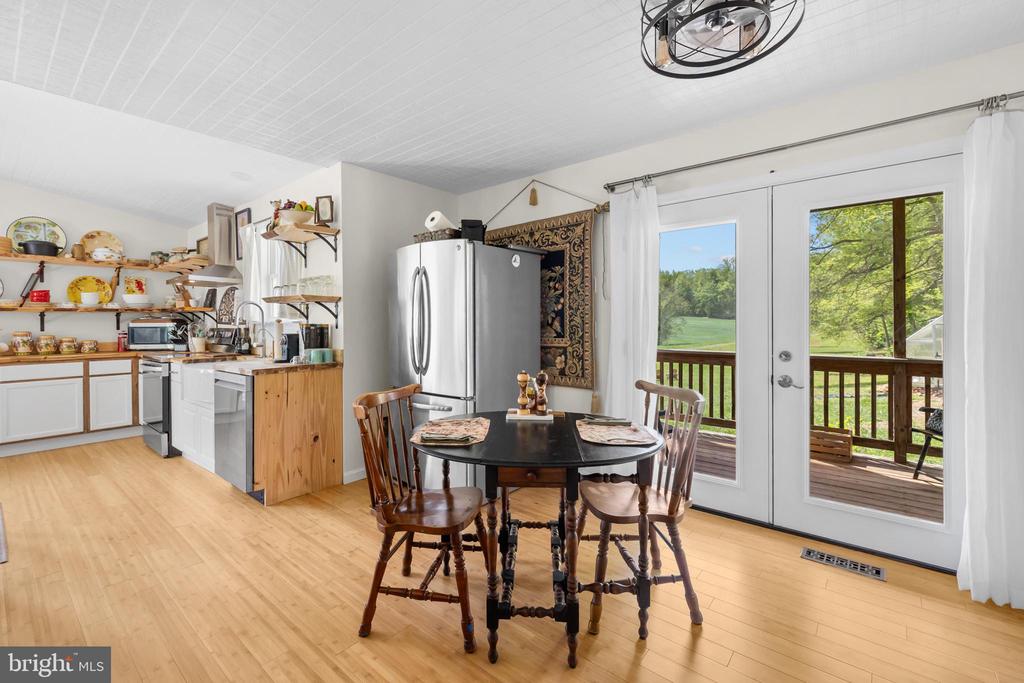 10444 WILLOWSPRING LN, WARRENTON, Virginia 20186, 3 Bedrooms Bedrooms, ,2 BathroomsBathrooms,Residential,10444 WILLOWSPRING LN,VAFQ2021630 MLS # VAFQ2021630