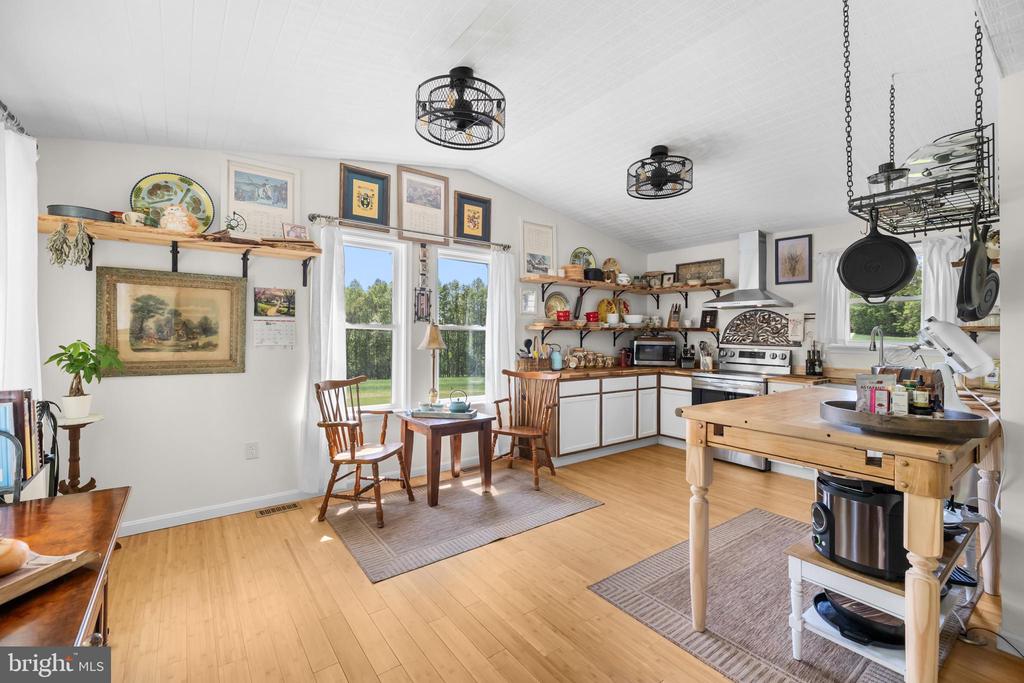 10444 WILLOWSPRING LN, WARRENTON, Virginia 20186, 3 Bedrooms Bedrooms, ,2 BathroomsBathrooms,Residential,10444 WILLOWSPRING LN,VAFQ2021630 MLS # VAFQ2021630