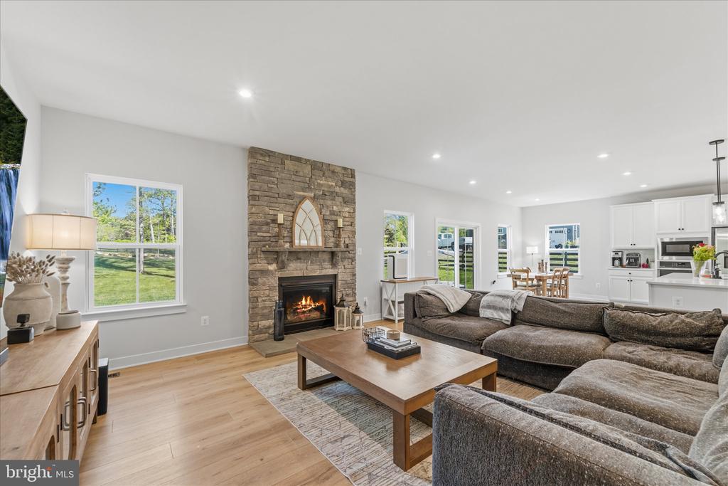 2008 WOODSTOCK ST, WARRENTON, Virginia 20187, 4 Bedrooms Bedrooms, ,3 BathroomsBathrooms,Residential,2008 WOODSTOCK ST,VAFQ2021656 MLS # VAFQ2021656