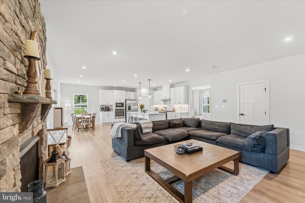 2008 WOODSTOCK ST, WARRENTON, Virginia 20187, 4 Bedrooms Bedrooms, ,3 BathroomsBathrooms,Residential,2008 WOODSTOCK ST,VAFQ2021656 MLS # VAFQ2021656