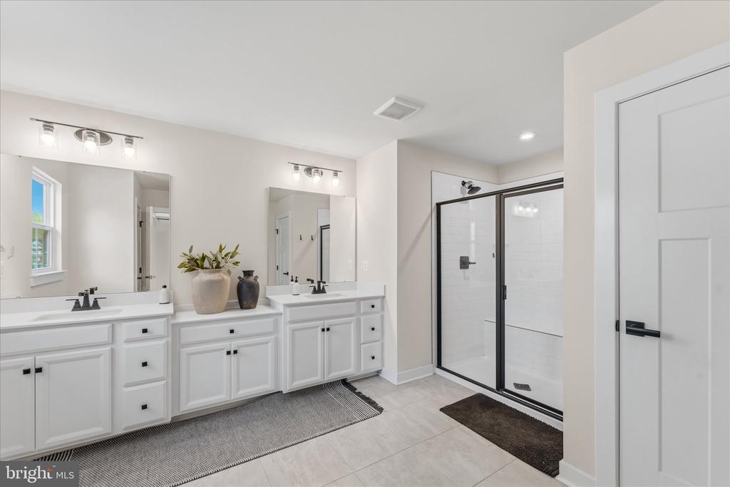 2008 WOODSTOCK ST, WARRENTON, Virginia 20187, 4 Bedrooms Bedrooms, ,3 BathroomsBathrooms,Residential,2008 WOODSTOCK ST,VAFQ2021656 MLS # VAFQ2021656