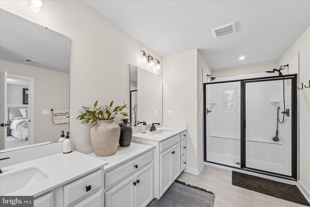 2008 WOODSTOCK ST, WARRENTON, Virginia 20187, 4 Bedrooms Bedrooms, ,3 BathroomsBathrooms,Residential,2008 WOODSTOCK ST,VAFQ2021656 MLS # VAFQ2021656