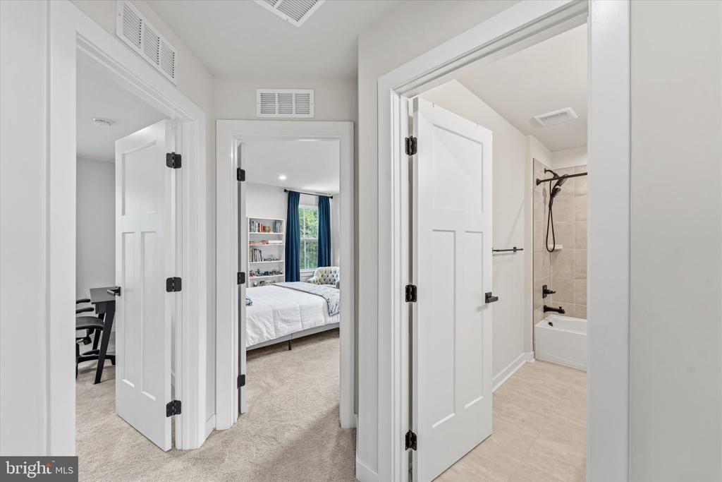 2008 WOODSTOCK ST, WARRENTON, Virginia 20187, 4 Bedrooms Bedrooms, ,3 BathroomsBathrooms,Residential,2008 WOODSTOCK ST,VAFQ2021656 MLS # VAFQ2021656